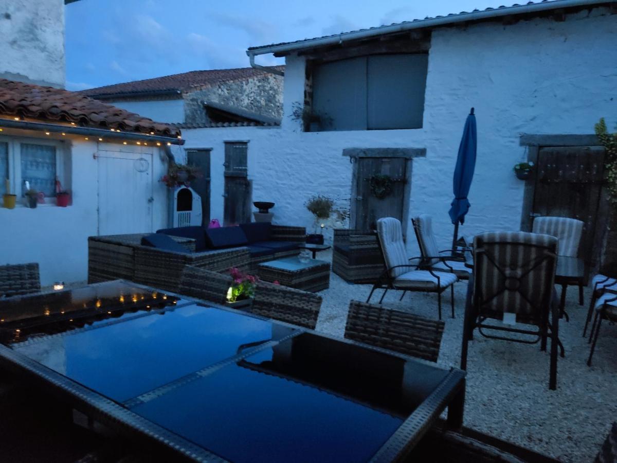 Bed and Breakfast 16 Bel Air Saint-Bonnet-de-Bellac Esterno foto